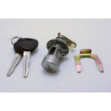 Mitsubishi Lancer / Mirage 4 Door 93-94 Trunk Lid Lock | OE Part Number : MB923956